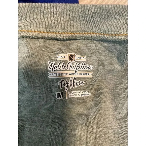 Noble Outfitters Women's V-Neck T-Shirt Heather Green Size M Casual 1688 - Picture 7 of 7